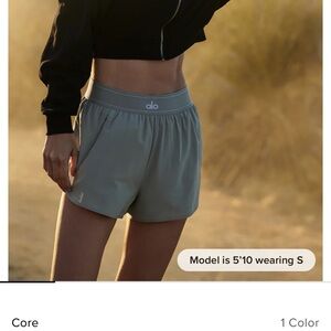 ALO Yoga Women's match point short lunar gray